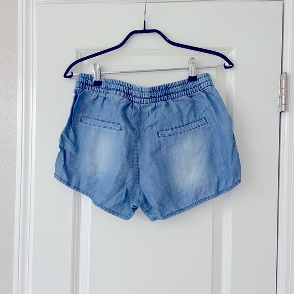 H&M | Chambray Drawstring Shorts | Size 2 - Picture 3 of 8